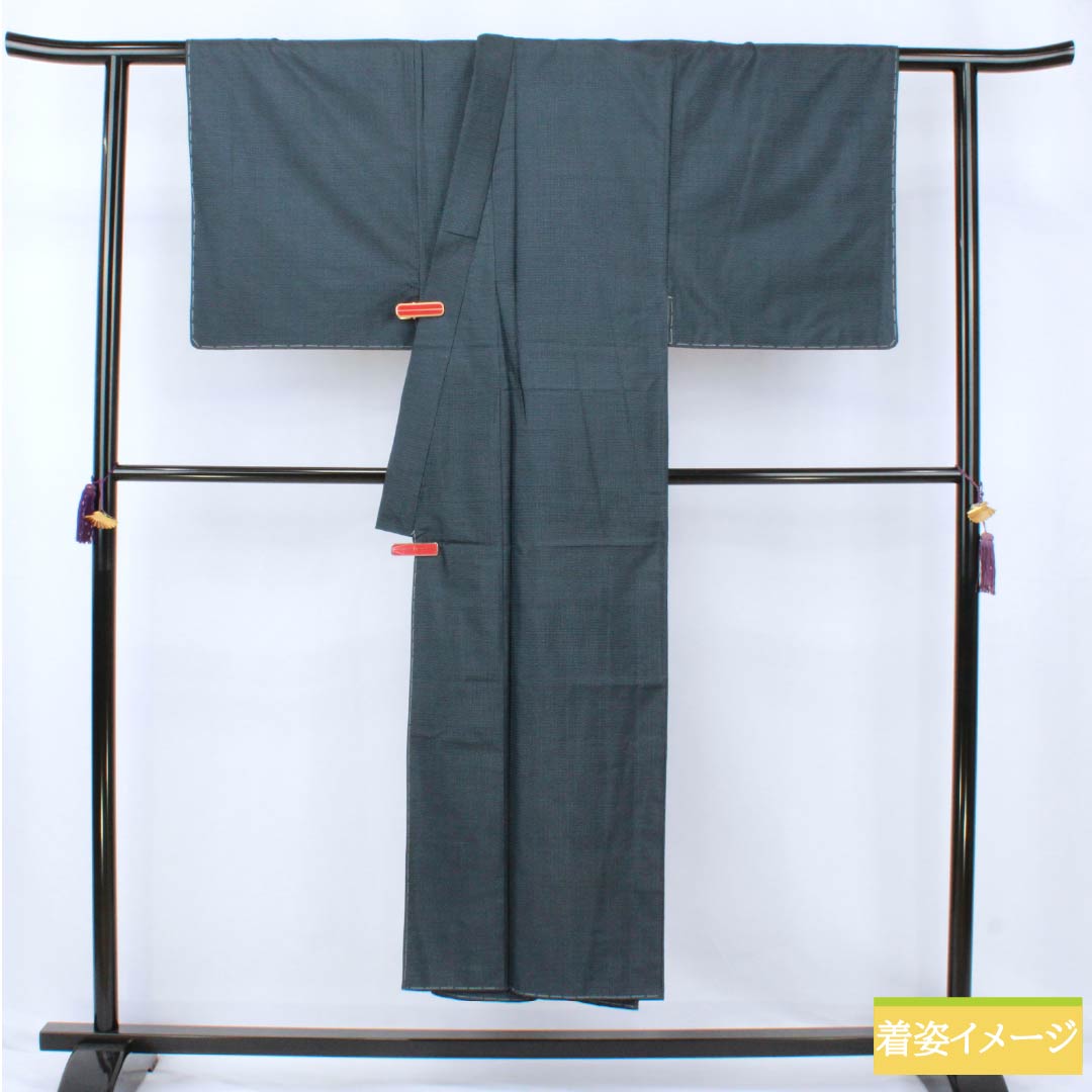 男物 正絹 Sランク 身丈146.5cm 裄丈69cm 相済茶色(あいすみちゃいろ) 大島紬 100亀甲 しつけ糸付き 袷 紺系 1119001402418