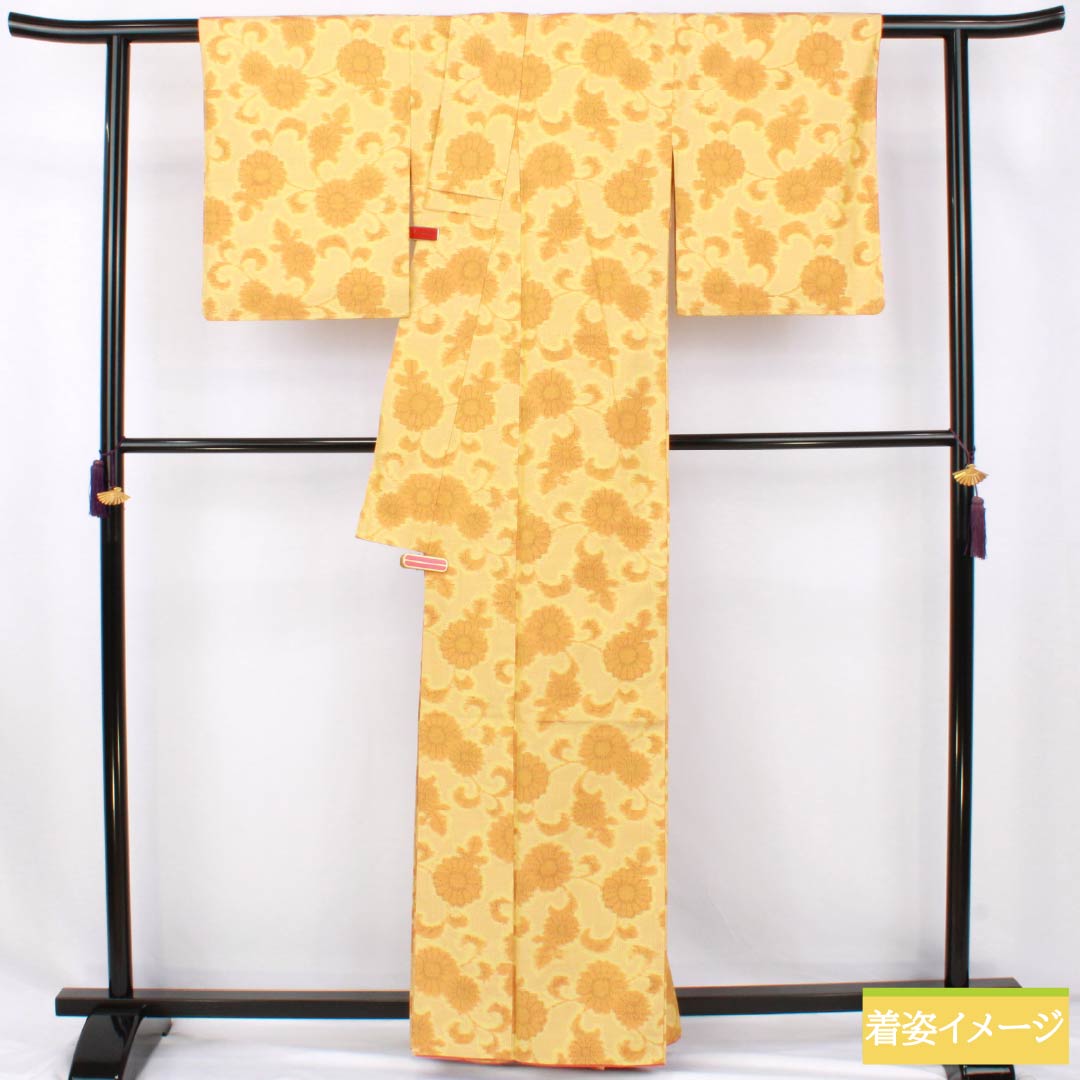 紬 正絹 Sランク 身丈162.5cm 裄丈64.5cm 淡黄色(たんこうしょく) 唐草 袷 黄系 1116004512423
