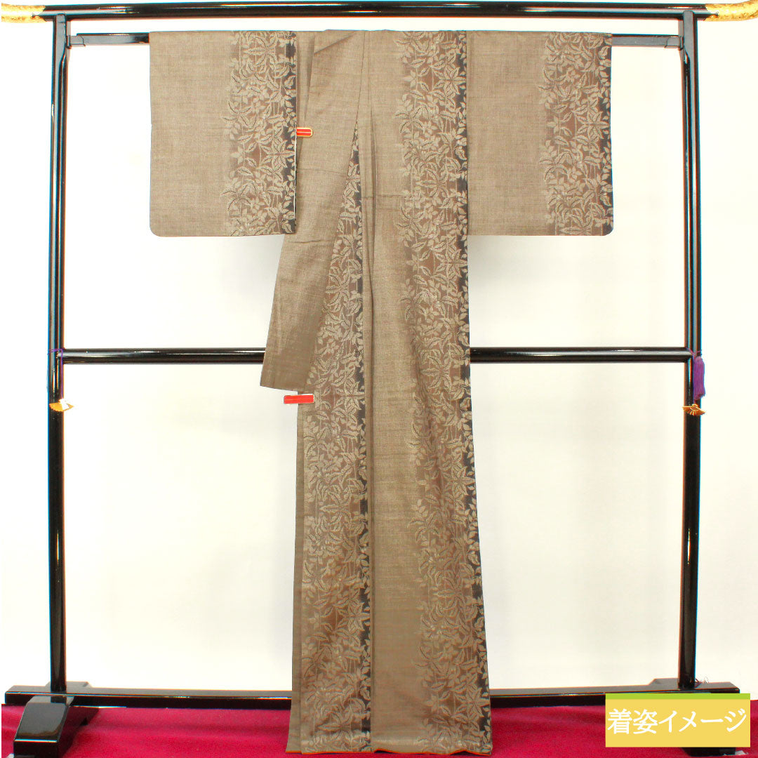 紬 正絹 身丈169cm 裄丈67cm 大島紬 9マルキ 草花模様 Aランク 袷 茶系 1116003603514