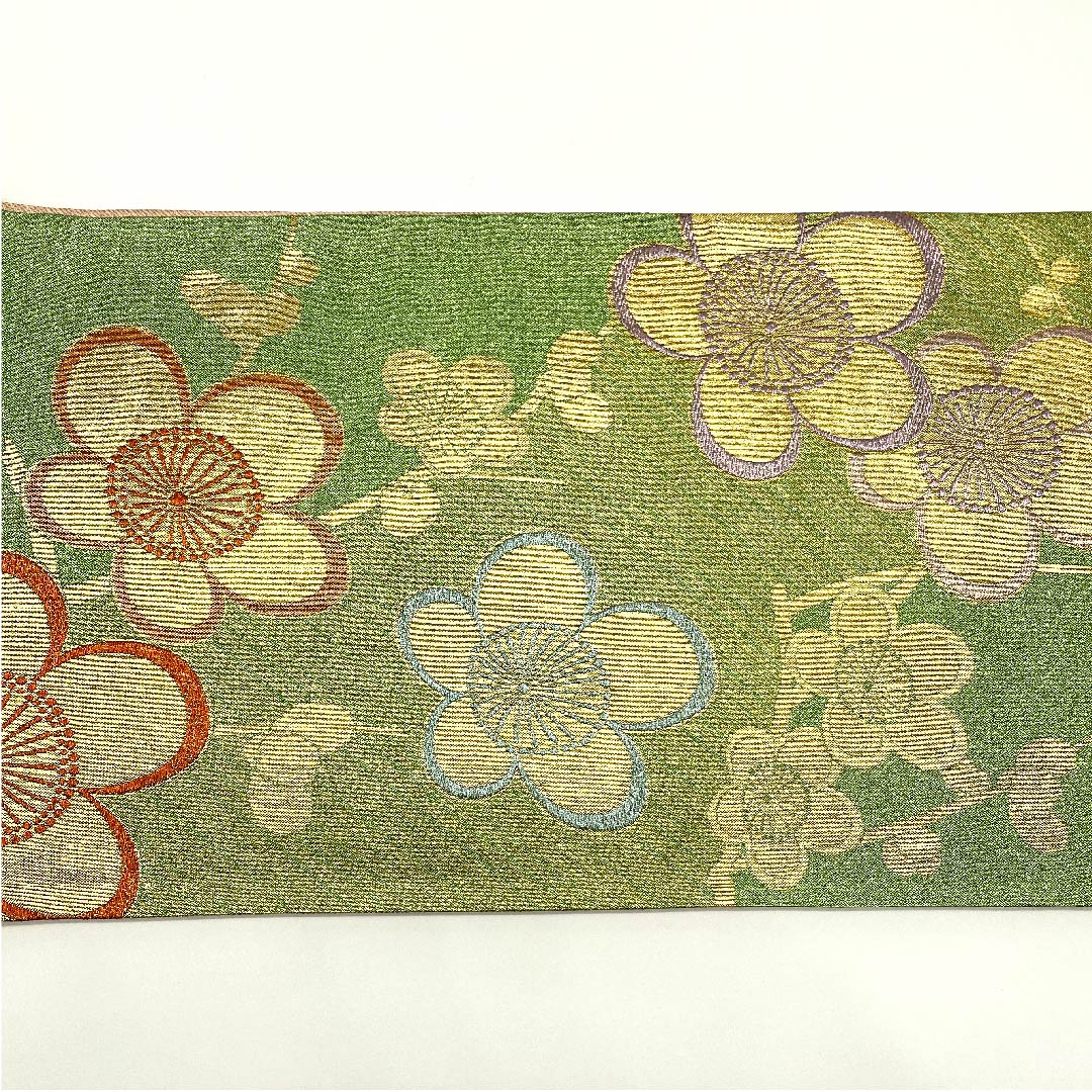 Fukuro Obi (Fukuro obi) in Wakaba-iro (young leaf color) with plum and lame, for long-sleeved kimono, obi length 440cm, pure silk, A rank, six-pass, formal, green, 1123003213319
