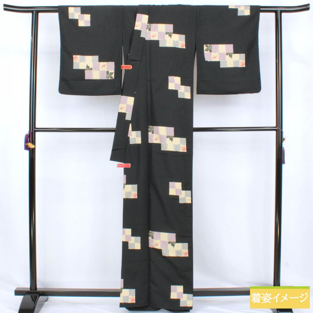 小紋 ポリエステル Sランク 身丈161.5cm 裄丈67.5cm 単衣 型染 市松 葉 洗える着物 黒系 1115007922410
