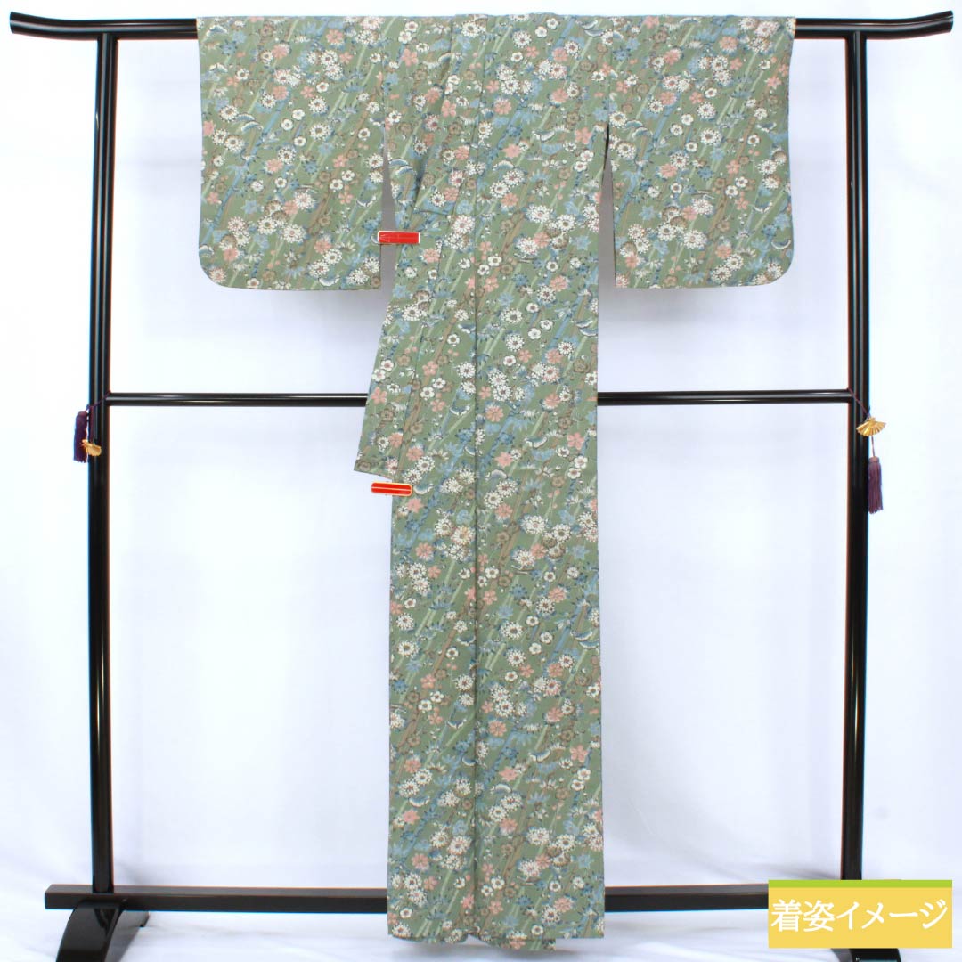 小紋 ポリエステル Sランク 身丈160cm 裄丈62cm 単衣 灰緑色(はいみどりいろ) 型染 松竹梅 小花 洗える着物 緑系 1115007792419