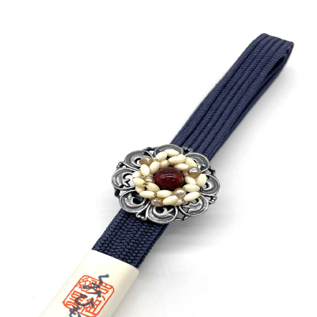 (新品)帯締め 正絹 NEWランク 四分紐 燻色(ふすべいろ) 刈安染 帯留め付き 本象牙 長さ約160cm 幅約1.4cm カジュアル 紺系 1135005191318