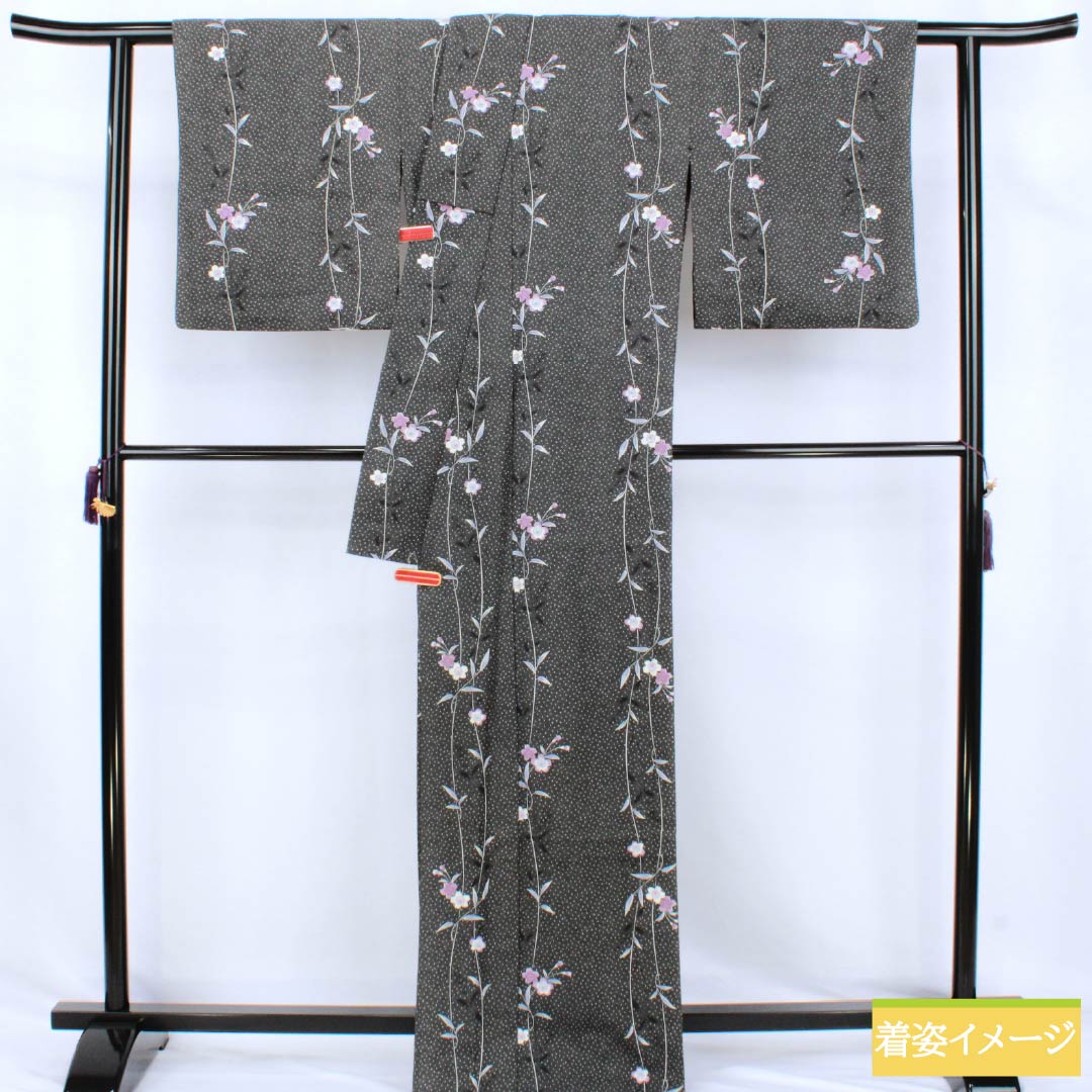 小紋 ポリエステル Sランク 身丈168cm 裄丈68.5cm 単衣 型染 桜 水玉 洗える着物 黒系 1115008002510