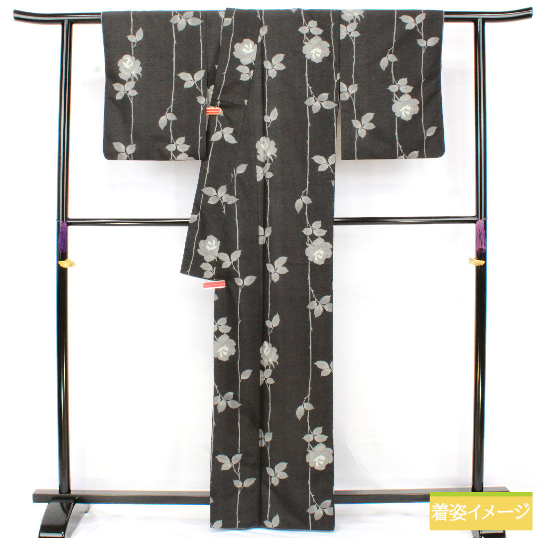 小紋 ポリエステル 身丈163.5cm 裄丈66.5cm 袷 墨黒色(すみぐろいろ) 洗える着物 バラ Sランク 黒系 1115004942410