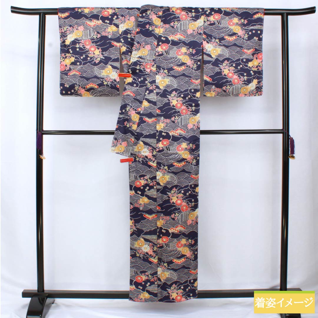 Komon (small pattern) kimono, pure silk, length 157cm, sleeve length 63cm, lined, stencil-dyed, Seigaiha (wave) pattern, pine and flower pattern, S rank, navy blue, 1115005902318
