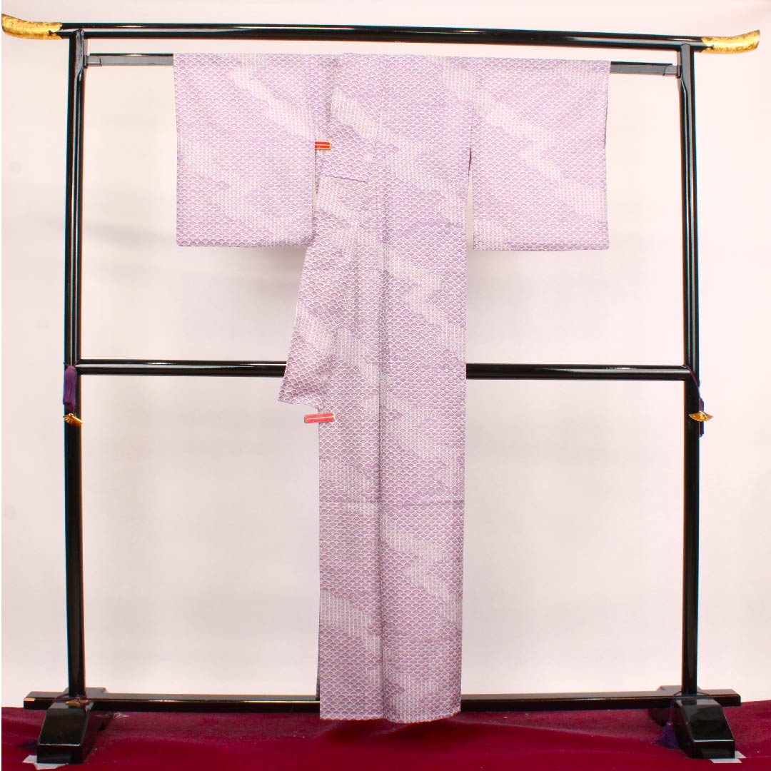 夏物 ポリエステル 小紋 身丈157cm 裄丈62.5cm 半色(はしたいろ) 青海波 絽 Sランク 紫系 1132000282320