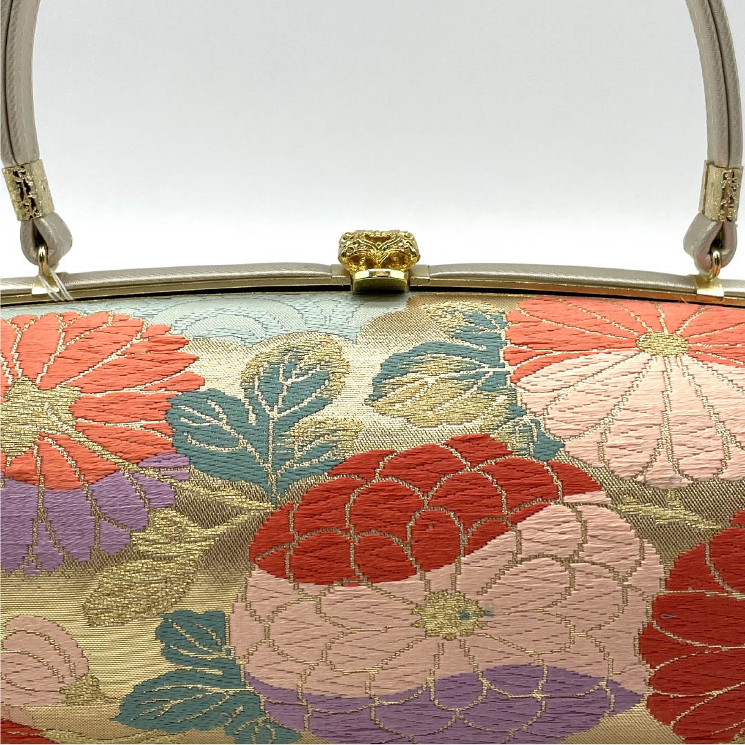 (Like New) Formal Zori and Bag Set, Grade A, Chrysanthemum Design, Obi Fabric, Size Small, Gold Finish, 1133000433221
