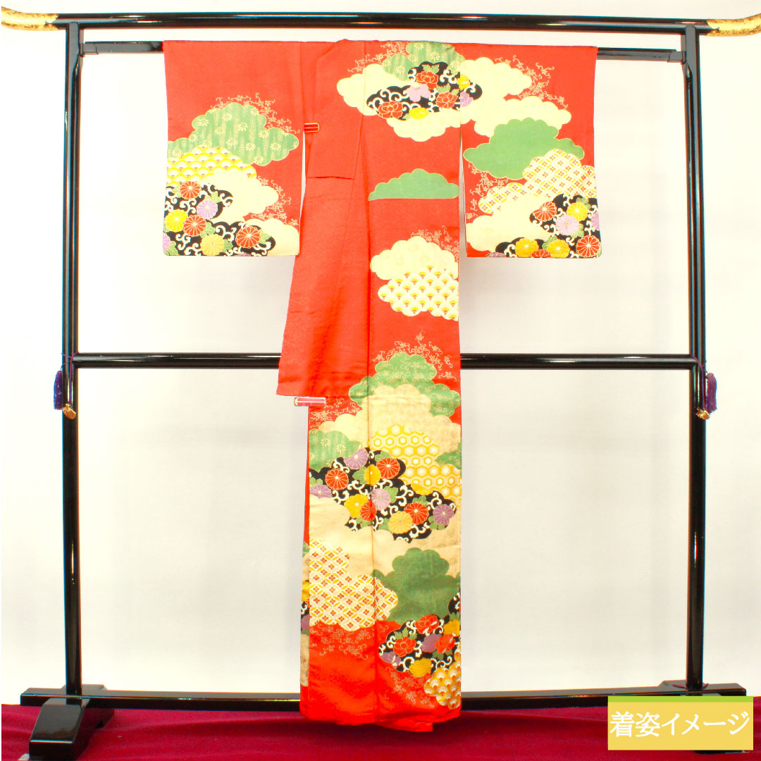Homongi, pure silk, lined, length 160cm, sleeve length 63cm, scarlet, Kyoto Yuzen, embroidery, auspicious motif, one crest (sewn crest), Gosankiri, S rank, vermilion, 1112003752416