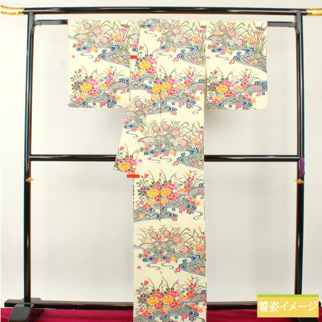 Komon, pure silk, length 166.5cm, sleeve length 65.5cm, lined, milky white, Kyoto Bingata, auspicious motif, S rank, white, 1115004412511