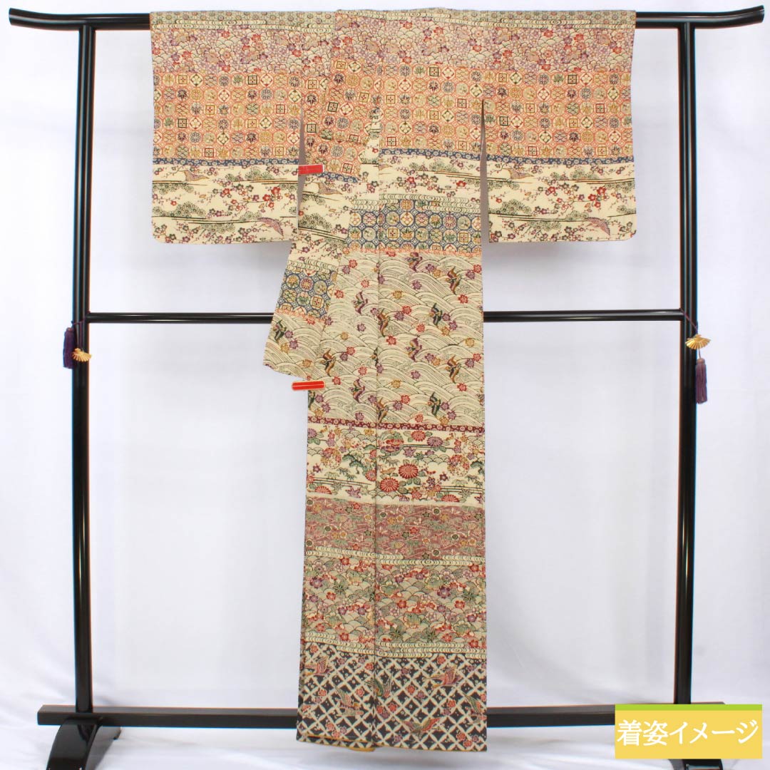 訪問着 正絹 Sランク 袷 身丈159cm 裄丈62.5cm 鳥の子色(とりのこいろ) 京紅型 吉祥文様 ちりめん地 しつけ糸付き ベージュ系 1112007672325