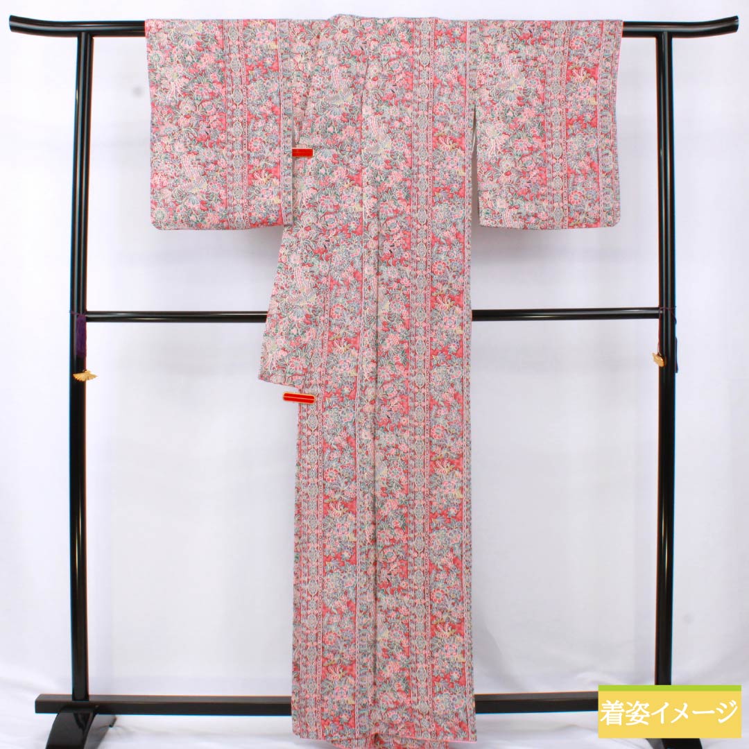小紋 正絹 Sランク 身丈161cm 裄丈66cm 袷 甚三紅色(じんざもみいろ) 更紗 ピンク系 1115007082413