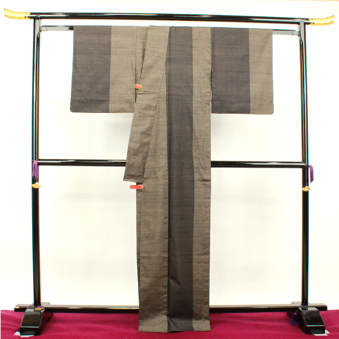 Tsumugi Length 167.5cm Sleeve length 66cm Dark grey Geometric pattern Pure silk A rank Single layer Brown 1116002713514