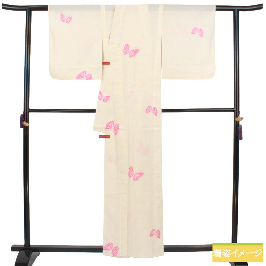 夏物 ポリエステル 小紋 Aランク 身丈158.5cm 裄丈66cm 乳白色(にゅうはくしょく) 蝶 亀甲 絽 クリーム系 1132004543315