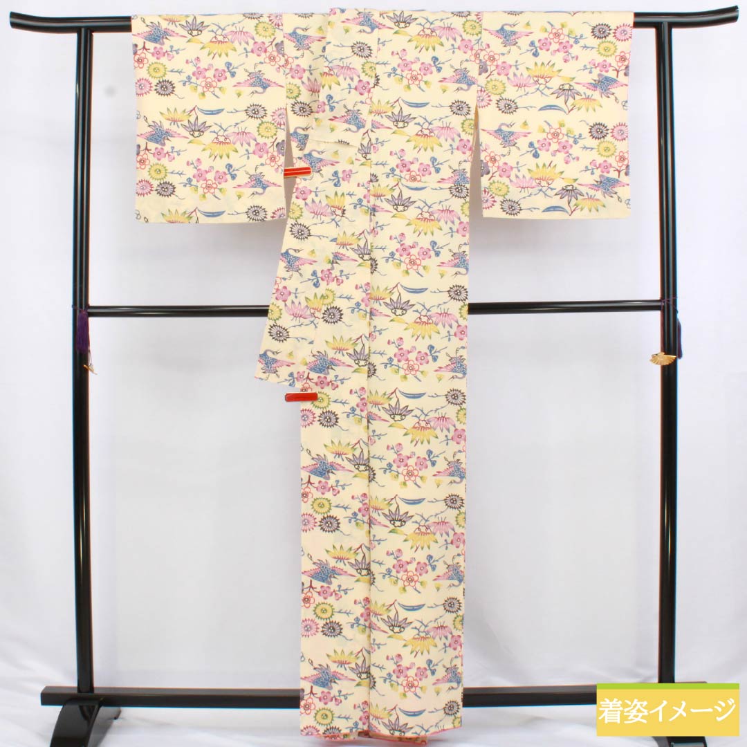 小紋 正絹 Aランク 身丈159.5cm 裄丈66.5cm 袷 薄卵色(うすたまごいろ) 京紅型 鶴 松竹梅 クリーム系 1115006903315