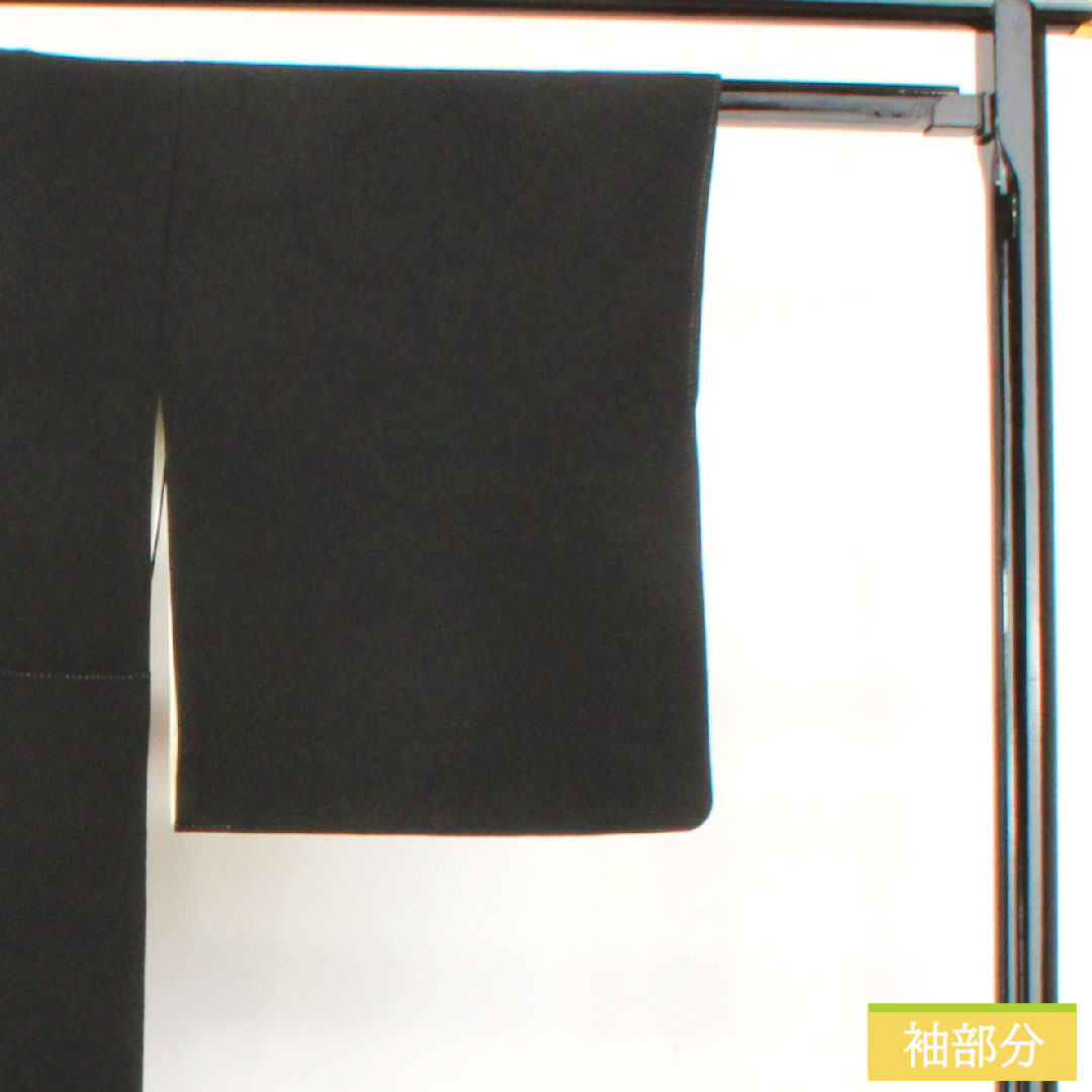 Black formal kimono, pure silk, length 165cm, sleeve length 66cm, lined, Kyo-Kaga, auspicious motif, five crests, quince, S rank, five crests, black, 1111001242510