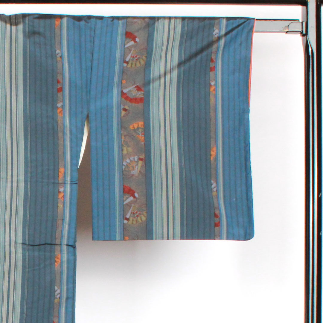 Oshima Tsumugi Length 155cm Sleeve length 69.5cm Navy blue, indigo iron, striped pattern, pure silk, A rank, lined, blue 1116001693317