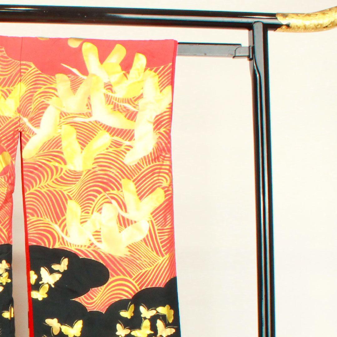 色打掛 身丈194cm 金彩加工 鶴 蝶 草花模様 正絹 Aランク 袷 黒系 1110000403910