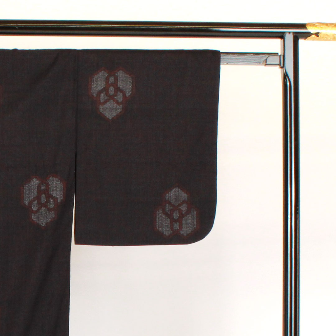 Yuki Tsumugi Length 153cm Sleeve length 65cm 80 tortoiseshell pattern Authentic Yuki Tsumugi Three-layered tortoiseshell pattern Pure silk A rank Awase Black 1116000723210
