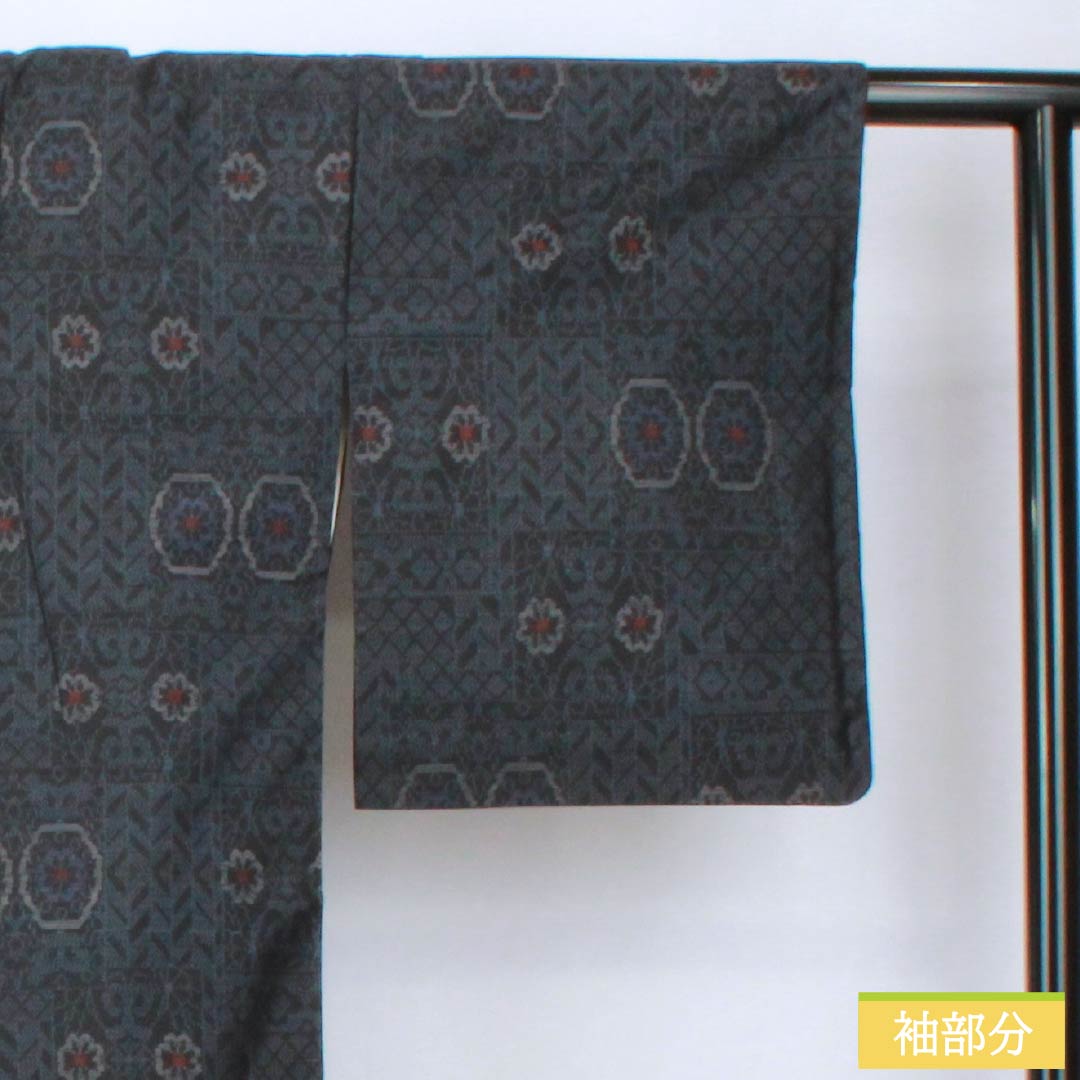 Pure silk tsumugi (pongee) kimono, Grade A, length 161cm, sleeve length 64cm, deep indigo blue (kokifutaaiiro), Oshima tsumugi with horizontal double kasuri (splash) pattern and abstract design, lined, navy blue, product number 1116004113418