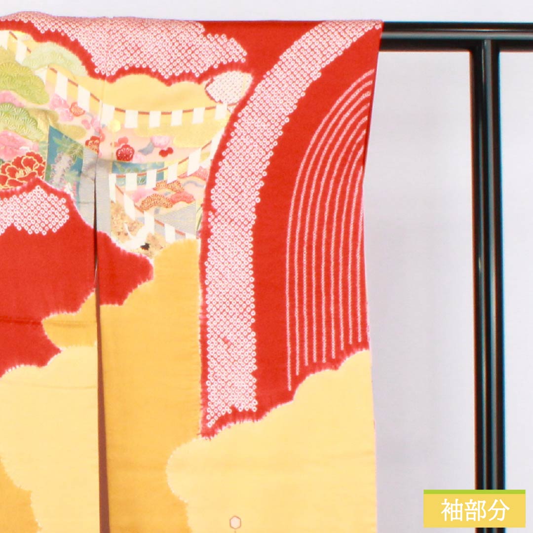 Furisode (long-sleeved kimono) made of pure silk, S-rank, length 152cm, sleeve length 61cm, lined, scarlet, Kyoto Yuzen, featuring auspicious motifs of cranes, plum blossoms, and pine trees in red. Product code: 1113002182212
