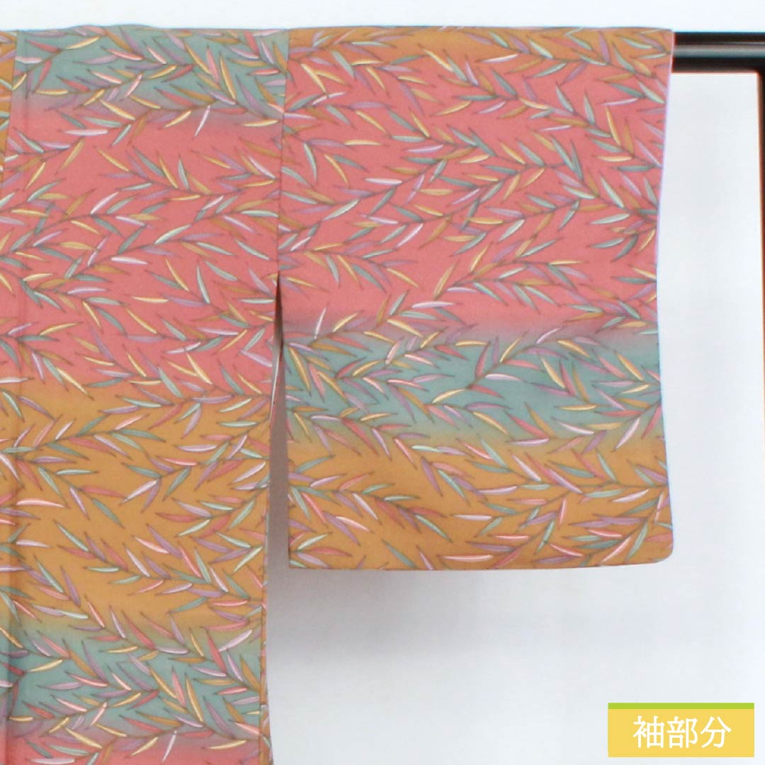 Komon (small pattern) kimono, polyester, length 164.5cm, sleeve length 67cm, lined, Choshun-iro (Choshu-iro), Rakko-iro (Rakko-iro), Aito-no-chairo (Aito-no-chairo), bamboo leaves, horizontal stripes, S rank, gradient, product number 1115006252499