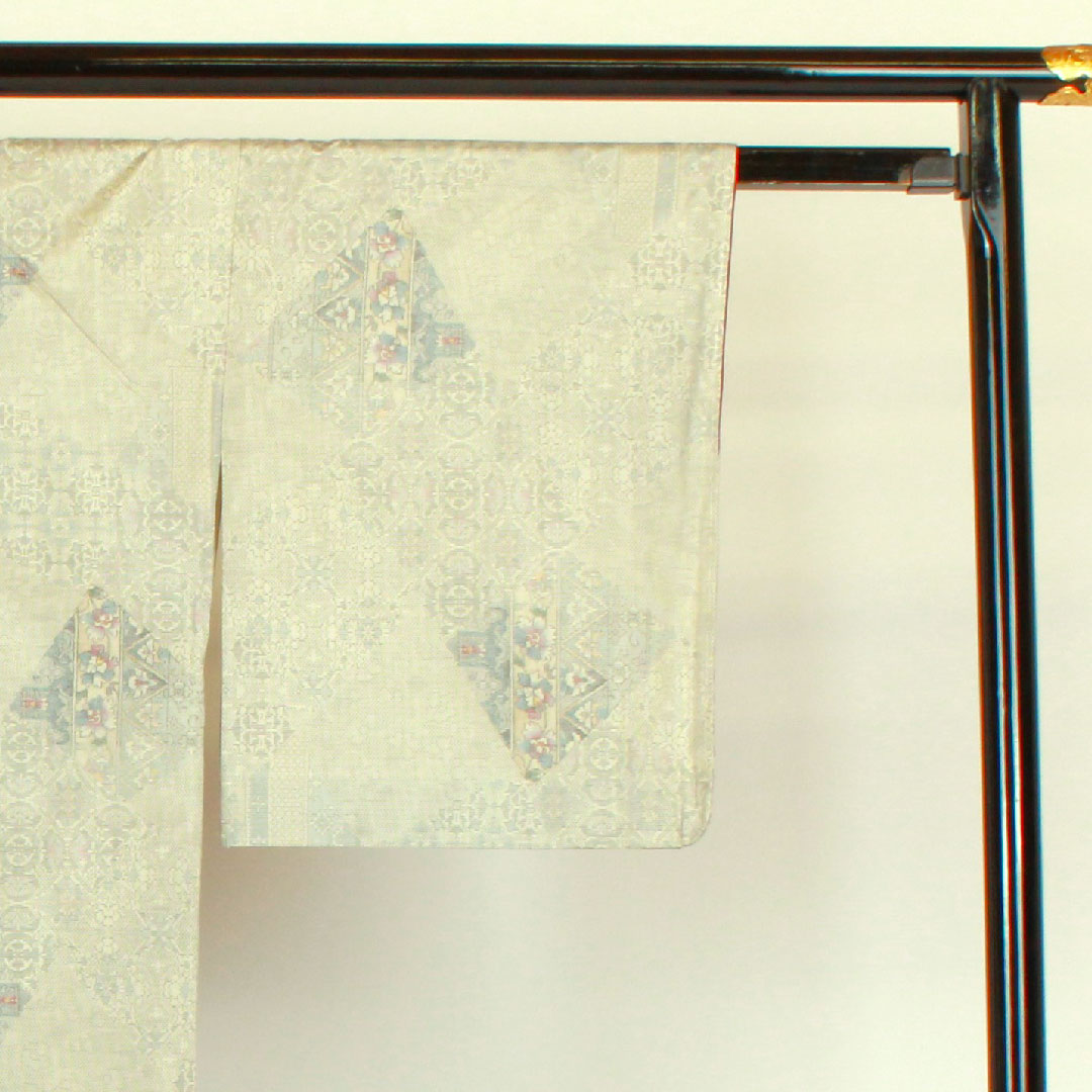 White Oshima Tsumugi, Length 163cm, Sleeve length 66cm, Floral chintz pattern, 7 marks, Pure silk, A rank, Lined, White, 1116000573311