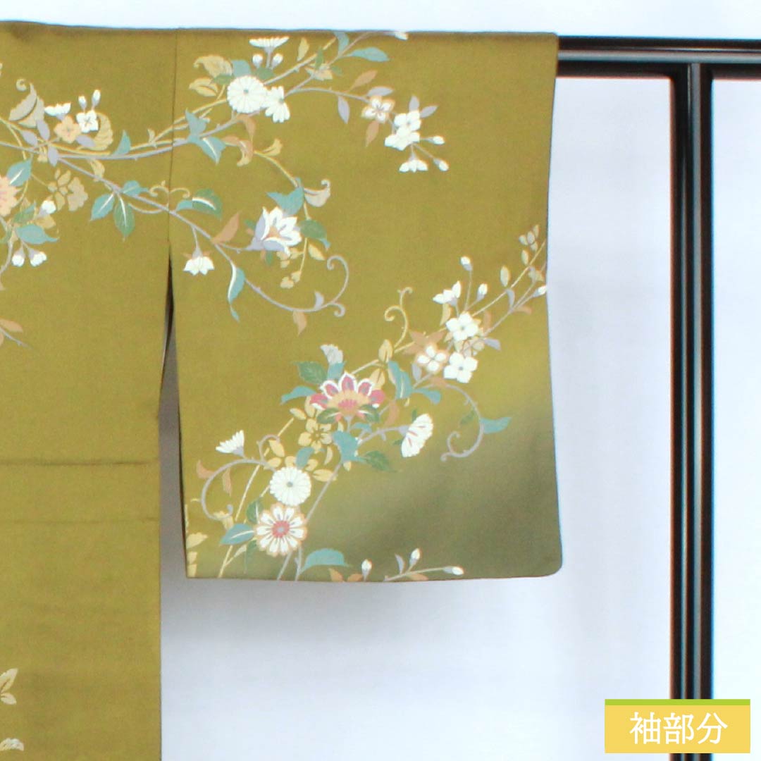 Homongi (visiting kimono) made of pure silk, grade A, with a lined lining, length 162cm, sleeve length 60.5cm, in majestic brown (Ikou Chairo) with Kyoto Yuzen motifs and floral and green motifs. Product number: 1112007593419