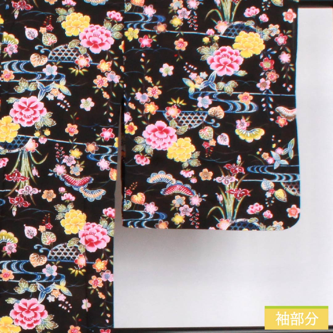 (新品未使用品)浴衣 木綿 身丈167cm 裄丈67cm NEWランク 単衣 黒系 型染 花 松 流水 1118006791510