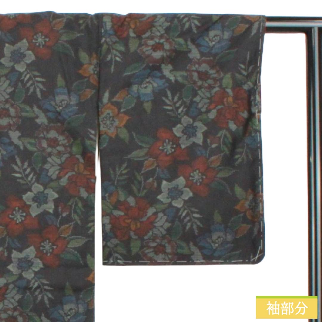 Tsumugi Silk S Rank Length 167cm (65.7in) Sleeve-to-sleeve 65.5cm (25.8in) Oshima Tsumugi Horizontal-weft Kasuri Floral Pattern With basting threads Lined Black 1116005262510