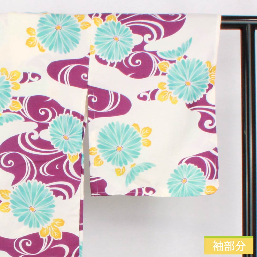 Polyester Komon (S rank) - Height 163cm, Sleeve-to-sleeve 67cm, Unlined, Milky White, Stenciled, Flowing Water and Chrysanthemum pattern, Washable Kimono, White-based, 1115007952411