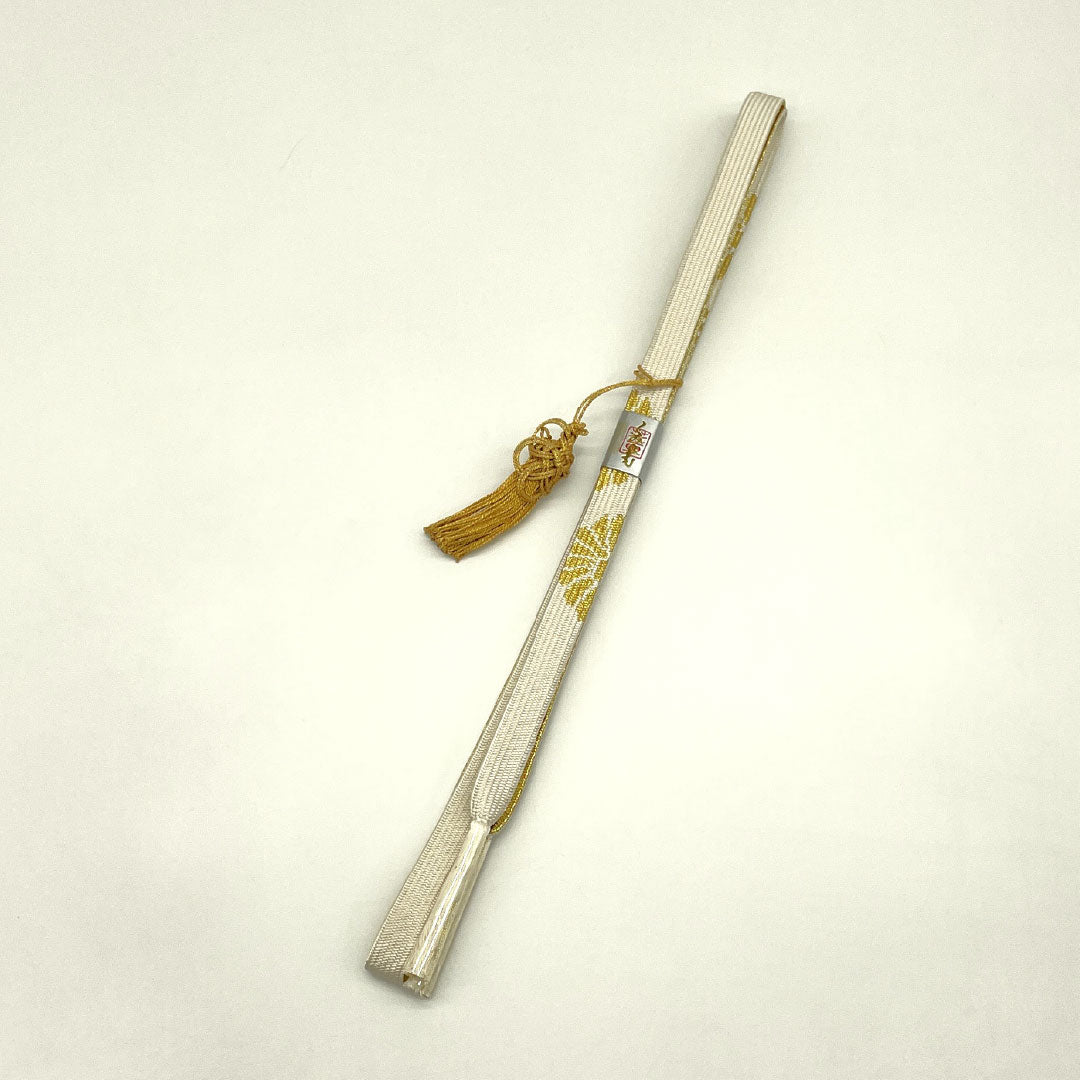 (新古品) 帯締め・帯揚げセット 正絹 NEWランク 乳白色(にゅうはくしょく) 留袖用 古典柄 流水 長さ約160cm 幅約1.5cm フォーマル 白系 1141000321311