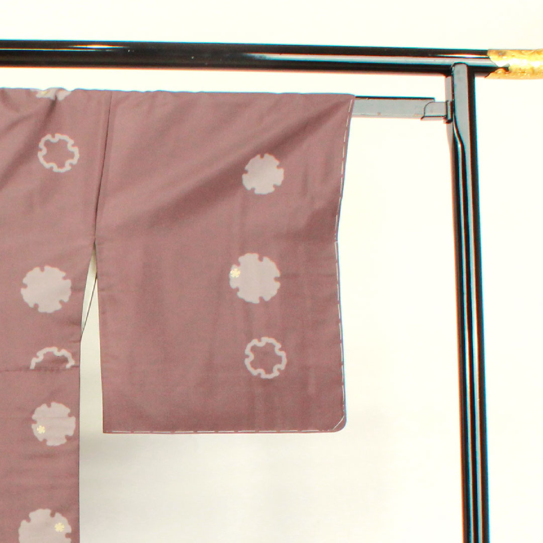 牛首紬 身丈162.5cm 裄丈65.5cm 未使用品 しつけ糸付き 小豆鼠色 市川純一郎 雪輪 正絹 Sランク 袷 茶系 1116002242414
