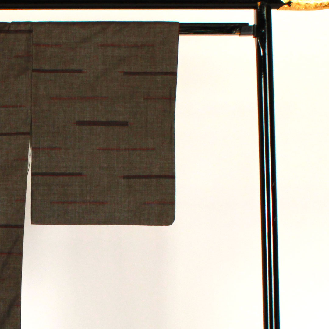 Oshima Tsumugi, Length 163cm, Sleeve length 66cm, Warp and weft ikat, Geometric pattern, Pure silk, S rank, Awase, Brown, 1116001182414