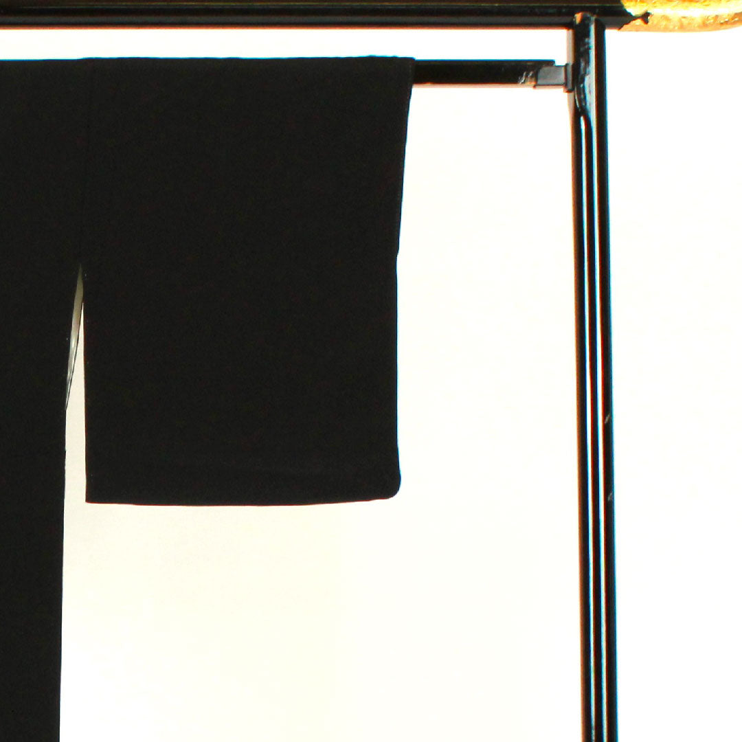 Black formal kimono, length 161cm, sleeve length 64cm, lined, Kyoto Yuzen, auspicious motif, circle with tangerines, pure silk, A rank, five crests, black, 1111000373410