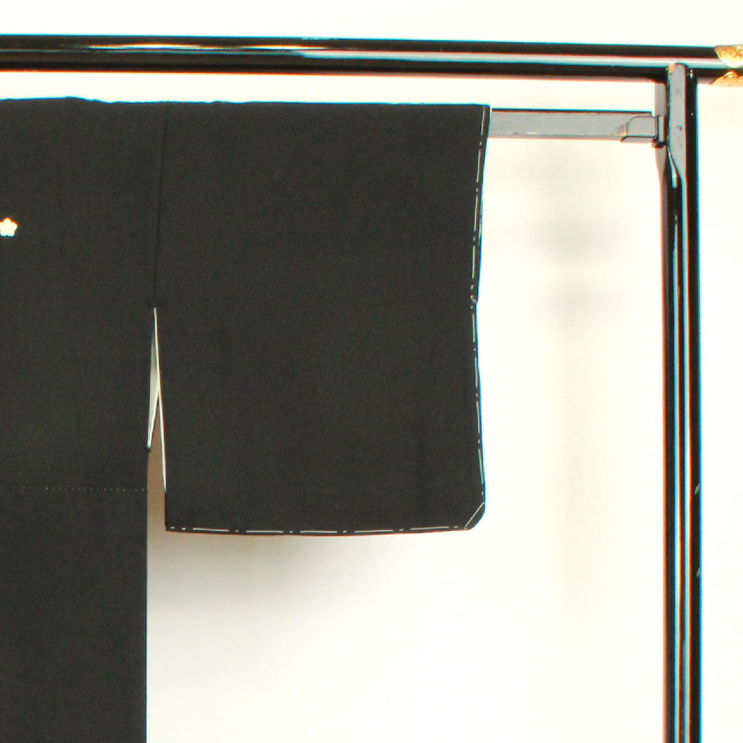 Black formal kimono, length 159.5cm, sleeve length 64.5cm, lined, by artist, Senju Ohashi, bellflower, pure silk, A rank, five crests, black, 1111000543310