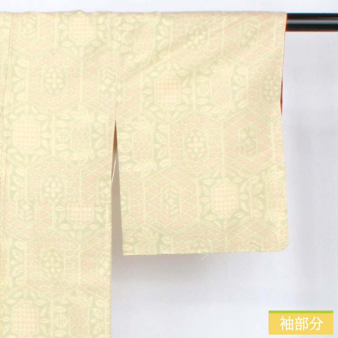 Silk Tsumugi (S-Rank) - Length 157cm, Sleeve Length 61.5cm, Light Yellow (Usukihadairo) - Oshima Tsumugi with Horizontal Double Kasuri Pattern and Abstract Pattern - Lined, Yellowish Colors - Product Code: 1116004592323