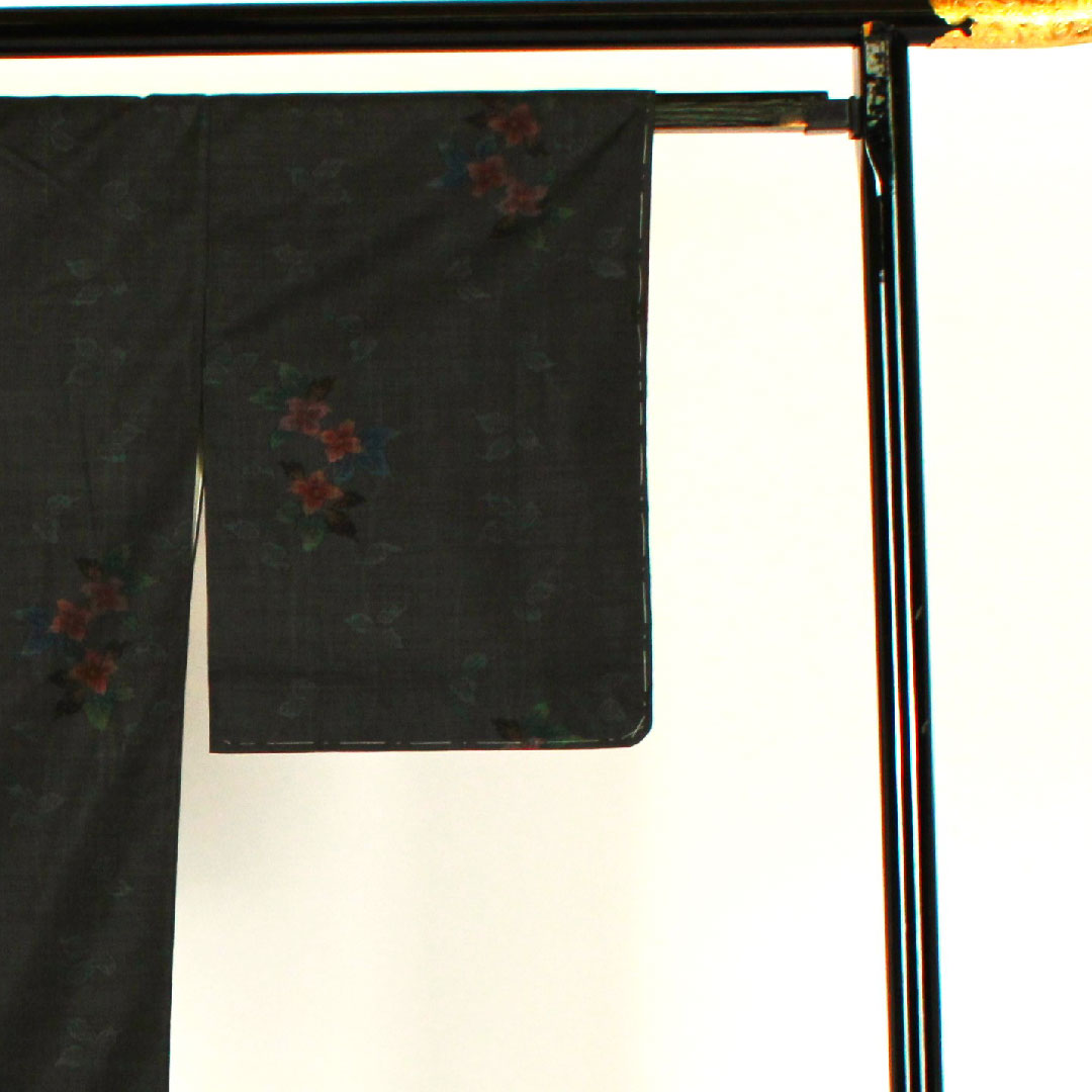 Oshima Tsumugi, Length 167cm, Sleeve Length 64cm, Flower and Leaf Pattern, 7 Marks, Pure Silk, S Rank, Awase, Gray, 1116000892422