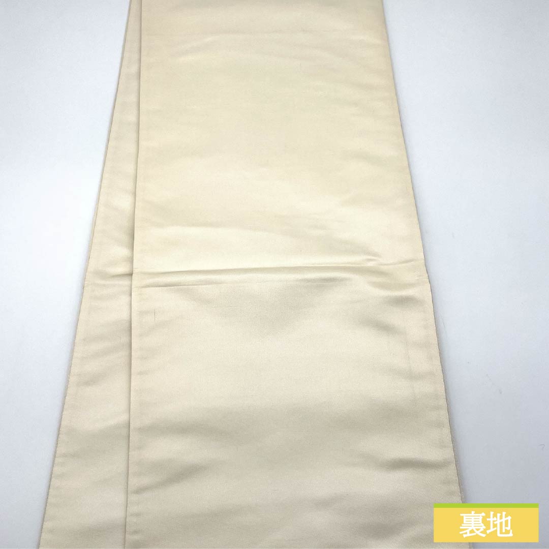 Formal white obi, pure silk, gofun-iro (white powder-colored) embroidery with peacock and floral patterns, suitable for formal formal wear. Length: 428cm. A-rank. Pointed design. Product code: 1123014243311.