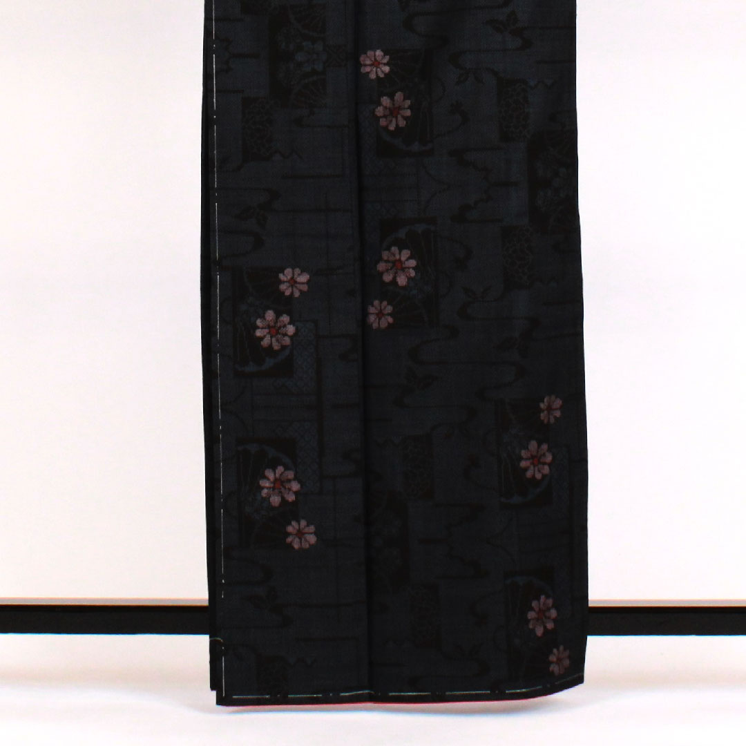 Oshima Tsumugi, Length 164cm, Sleeve length 65cm, 5 marks, Flowing water, Shikishi and flower pattern, Pure silk, S rank, Lined, Navy blue, 1116000682318