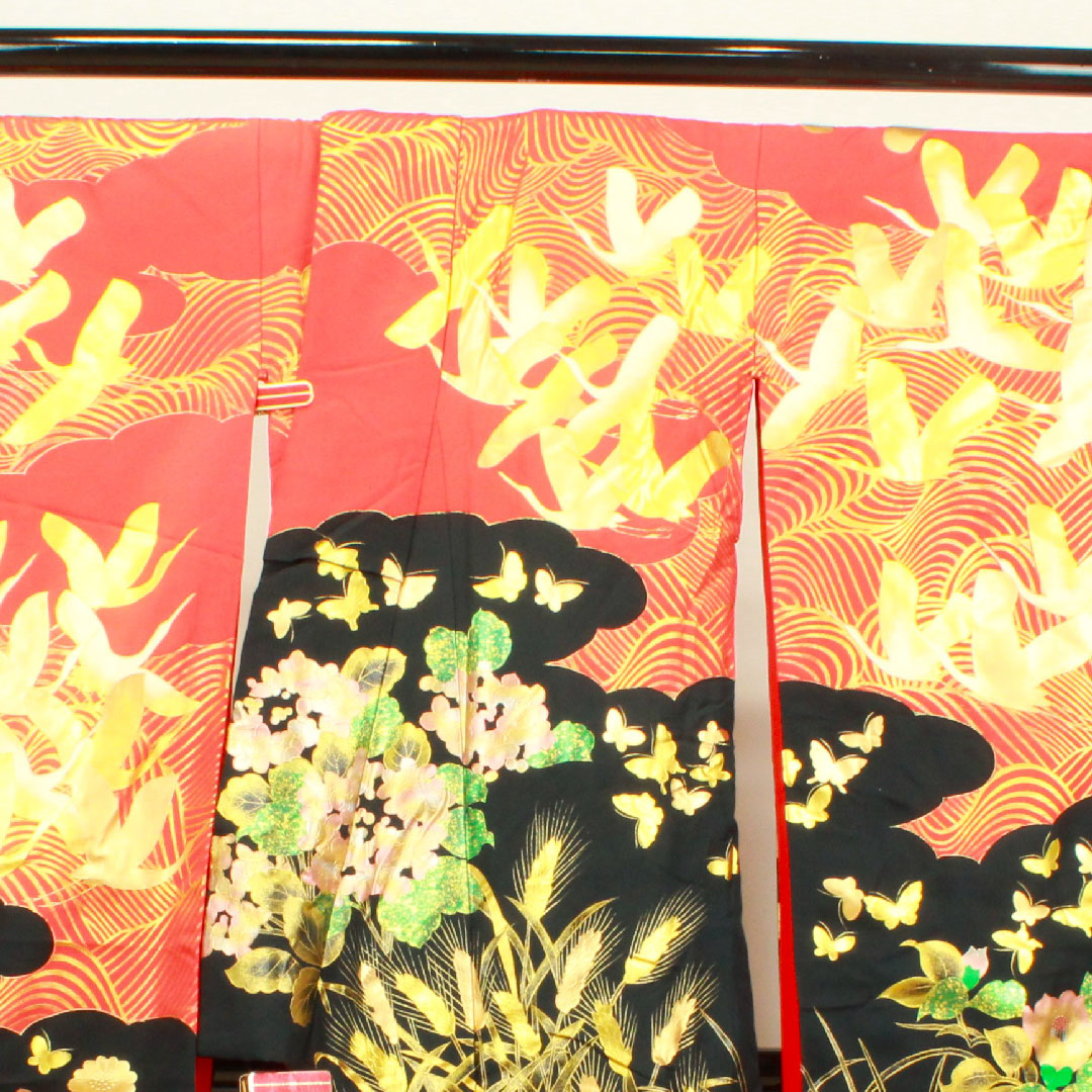 色打掛 身丈194cm 金彩加工 鶴 蝶 草花模様 正絹 Aランク 袷 黒系 1110000403910
