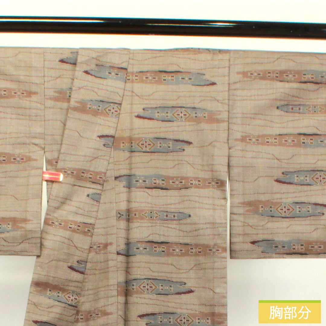 大島紬 正絹 身丈159cm 裄丈66.5cm 経緯絣 幾何学模様 Sランク 袷 茶系 1116002902314