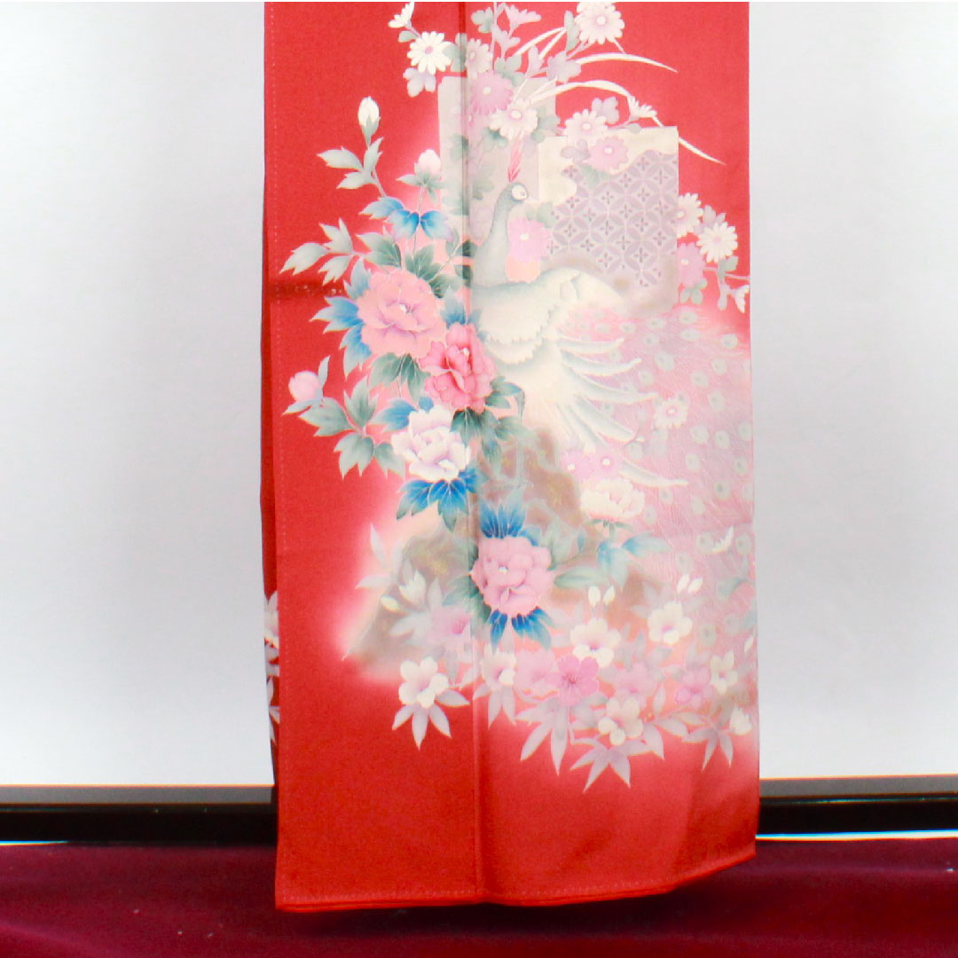 Homongi (formal kimono) Length 158.5cm Sleeve length 65cm Sapphire color Peacock Floral pattern Pure silk A rank Red 1112001663312