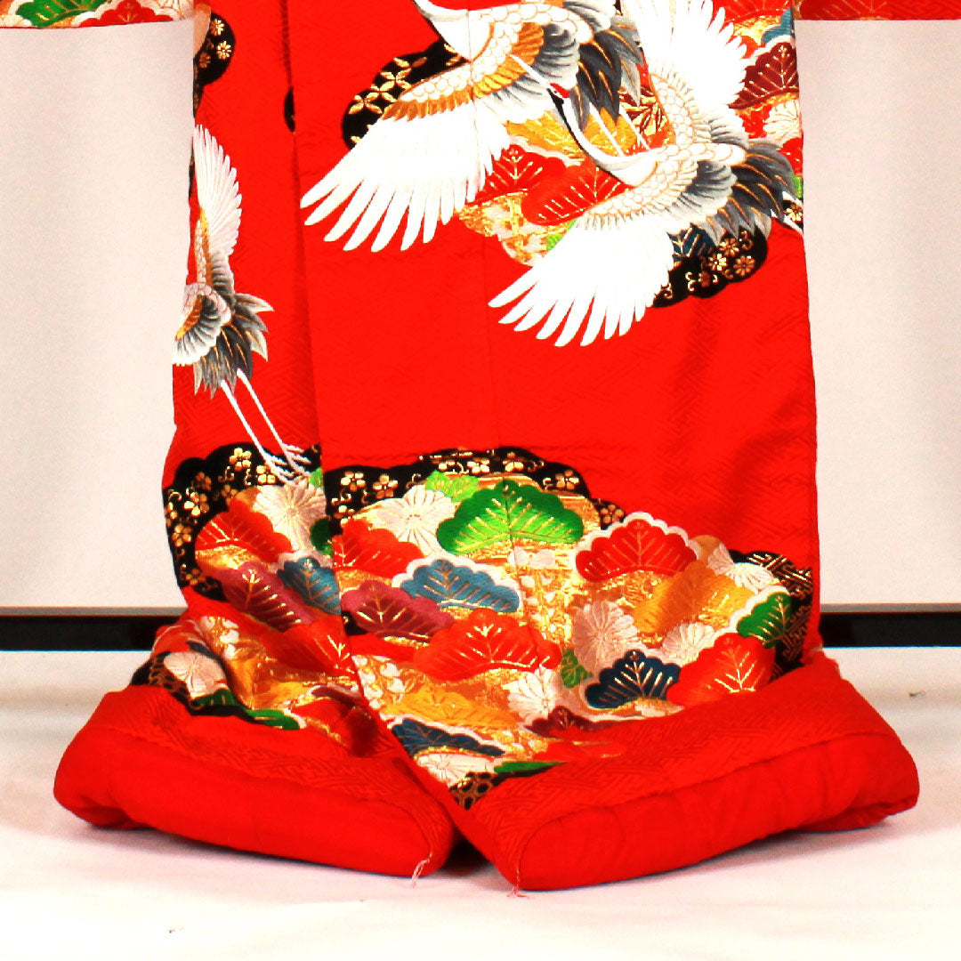 Colored uchikake, length 186cm, Sayagata pattern, crane, pine, pure silk, S rank, lined, red, 1110000112812