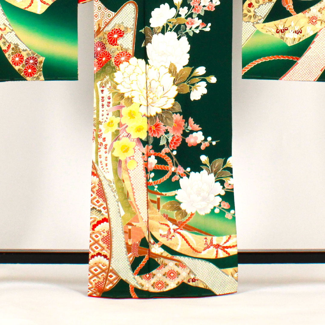 Long-sleeved kimono, length 165cm, sleeve length 65cm, lined, Imperial carriage and flower pattern, pure silk, S rank, green, 1113000502519