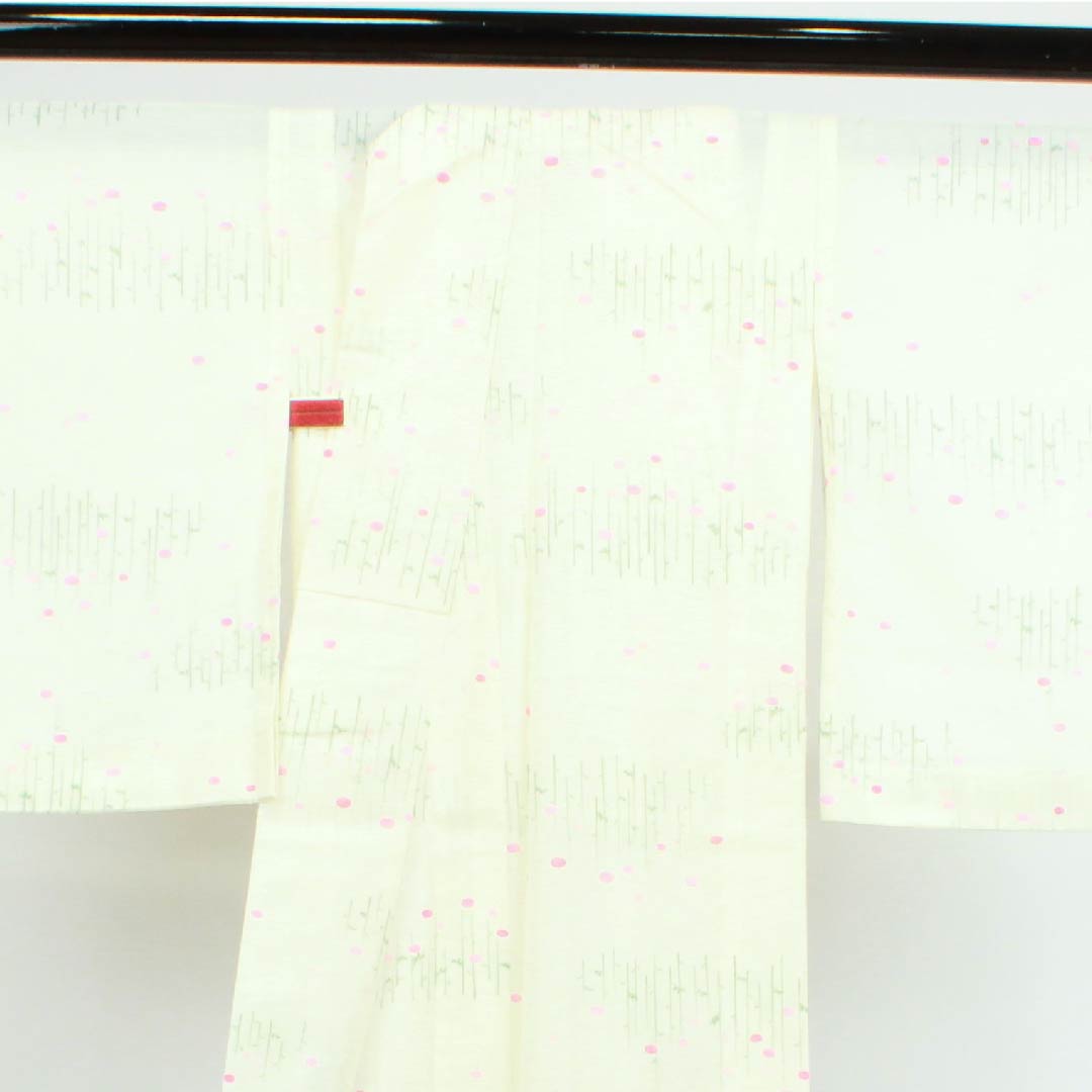 夏物 ポリエステル 小紋 身丈153.5cm 裄丈62.5cm 白百合色(しらゆりいろ) 花模様 絽 Bランク 黄系 1132000264223