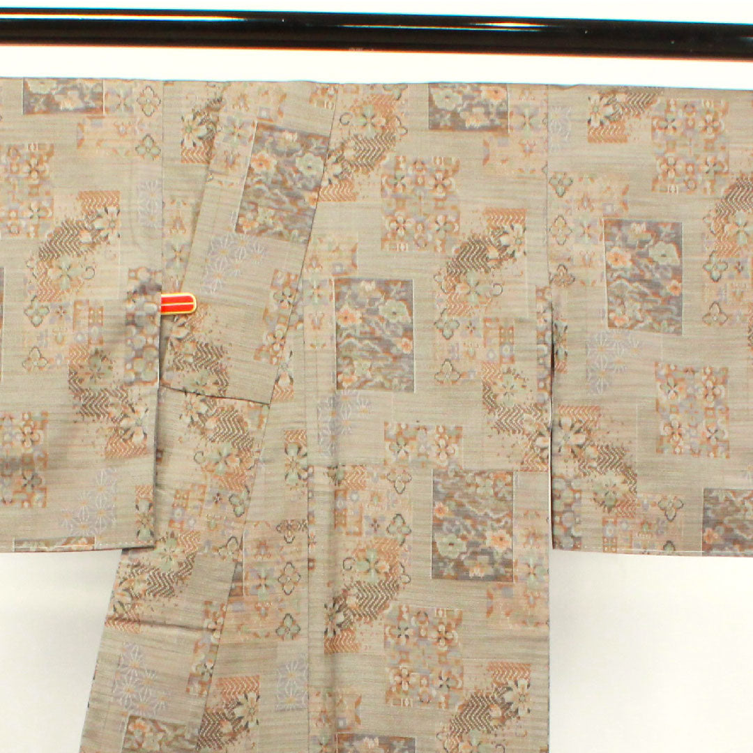 Tsumugi, Length 155cm, Sleeve length 62.5cm, Silk gray, Abstract pattern, basting thread included, Pure silk, S rank, Lined, Gray 1116002722322