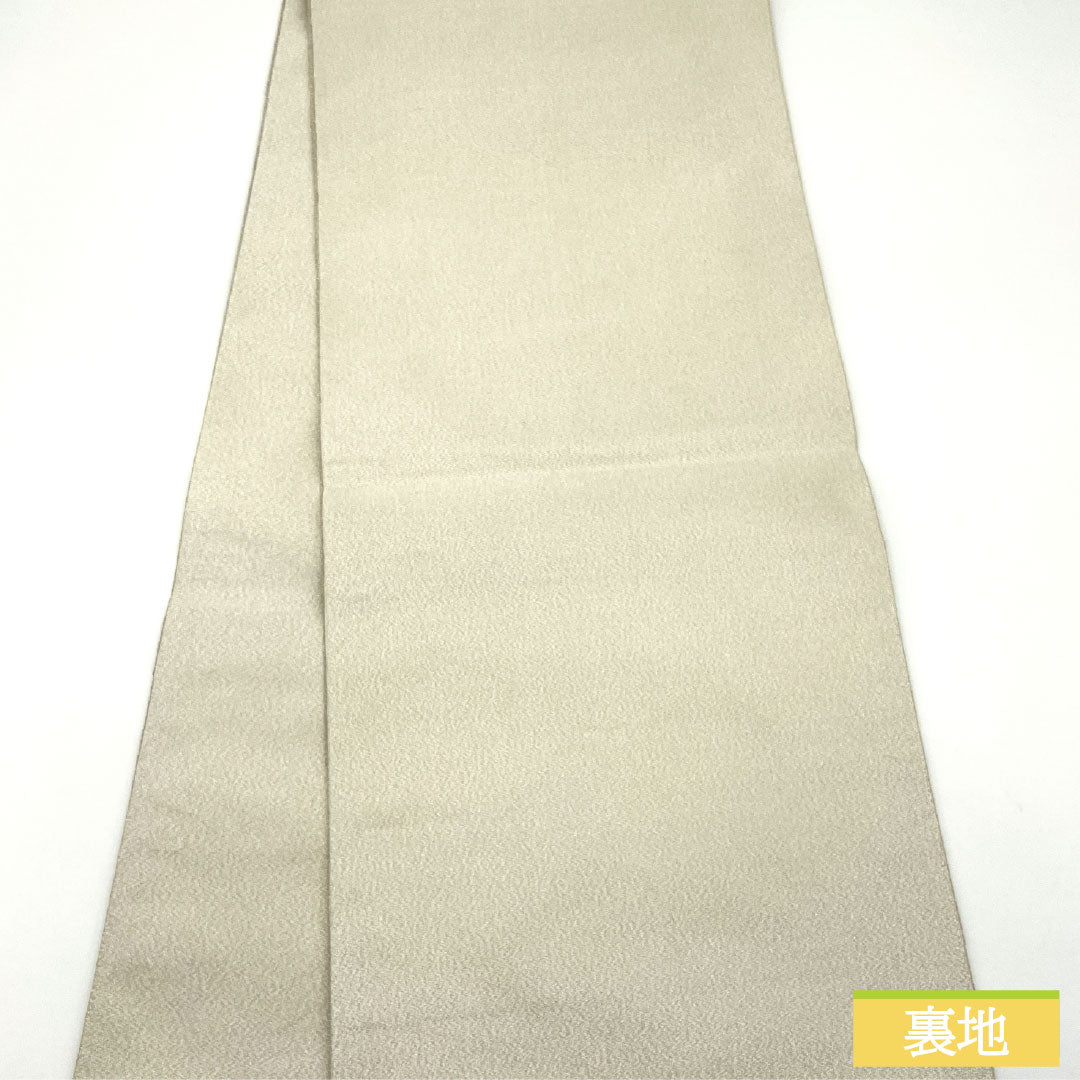 Formal, silver-toned, pure silk obi with a ceiling painting motif, tapestry weave, floral pattern, and accents, length 424cm. Product code: 1123016822322.