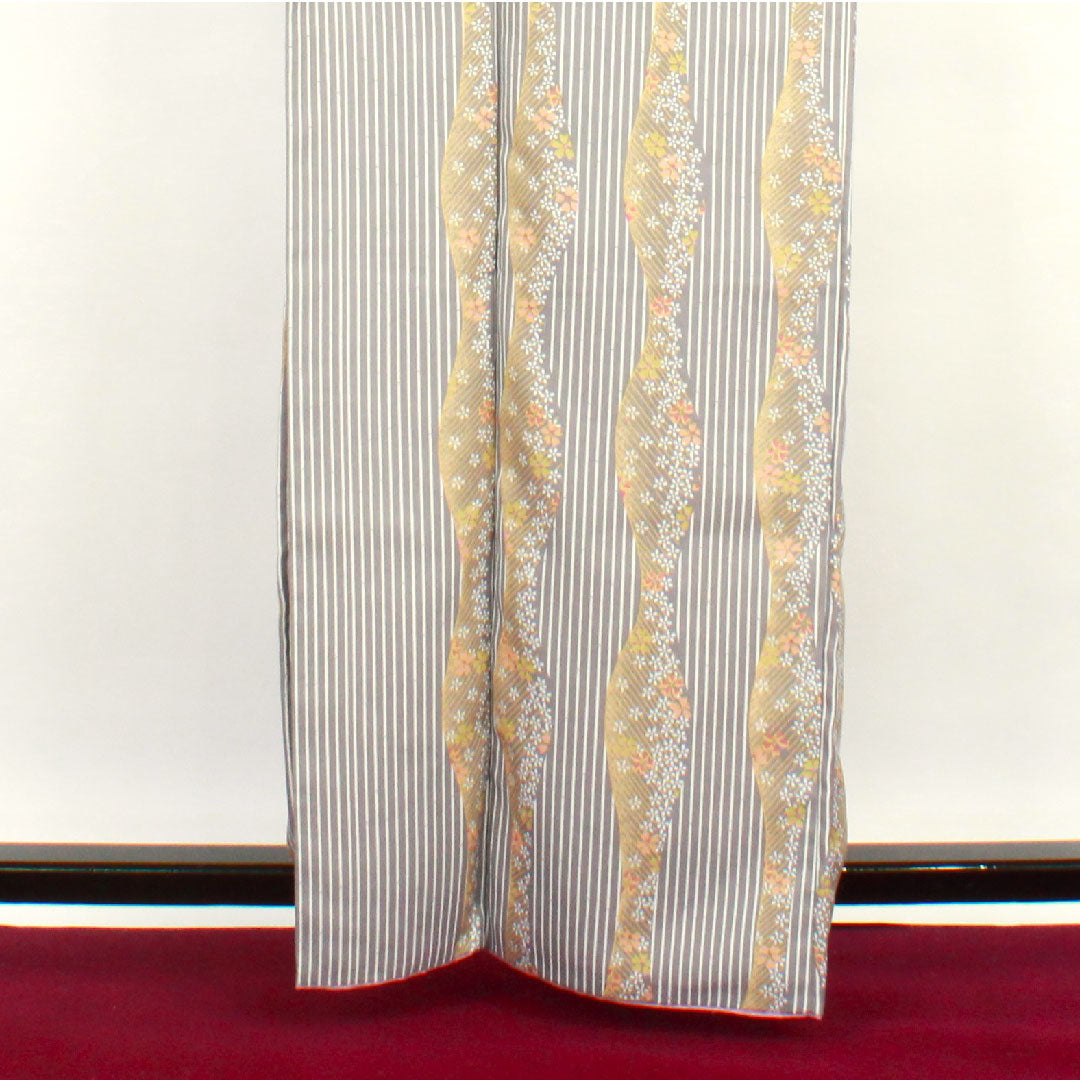 小紋 身丈164cm 裄丈64cm 袷 錫色 洗える着物 桜 縞 ポリ Sランク グレー系 1115002562422