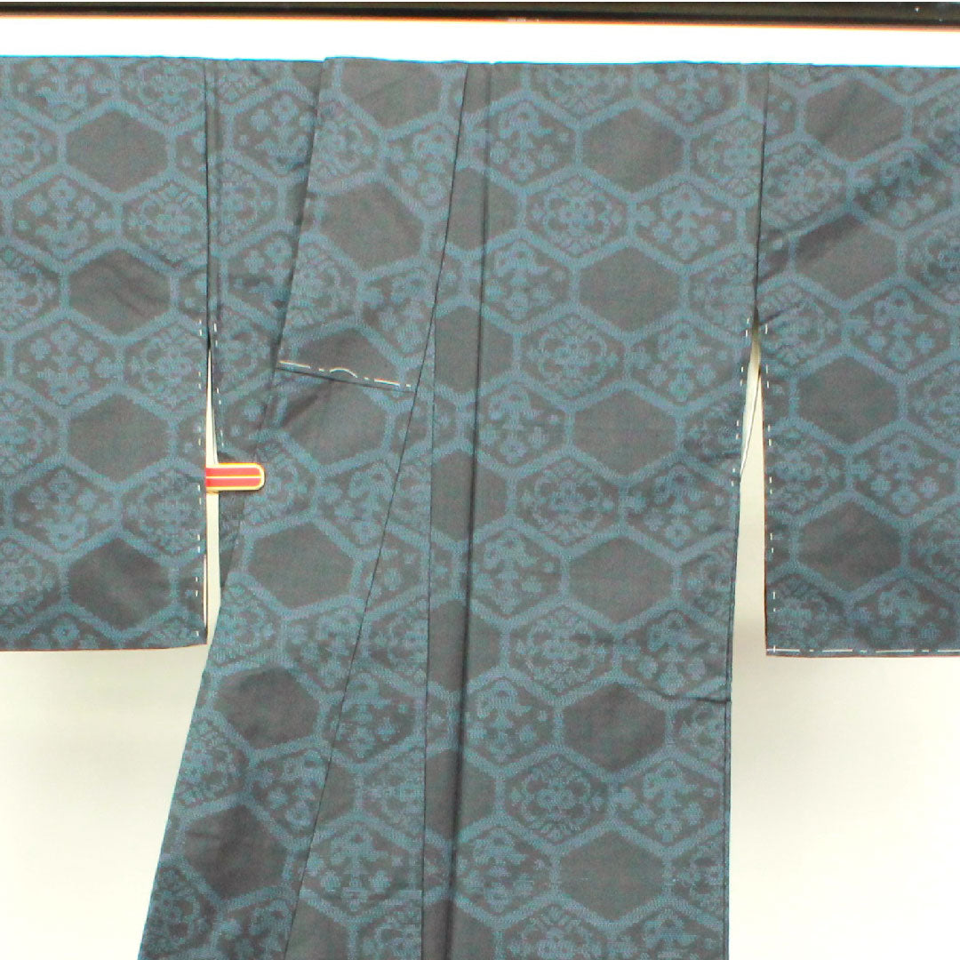 Oshima Tsumugi, Length 160cm, Sleeve length 65.5cm, Dark navy, Weft kasuri, Tortoiseshell, Pure silk, A rank, Lined, Navy, 1116002613418